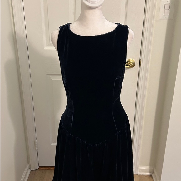 Reformation Elvira Velvet Boat Neck Open Back Midi Maxi Dress Navy NWT Size 6 - Picture 8 of 16